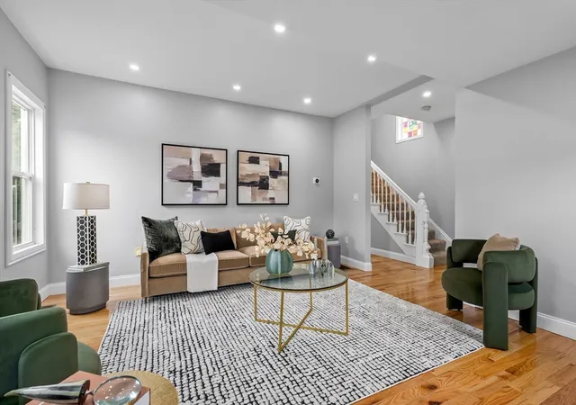 2nd image of 545 Washington St, Braintree, MA 02184 | MLS# 73567793