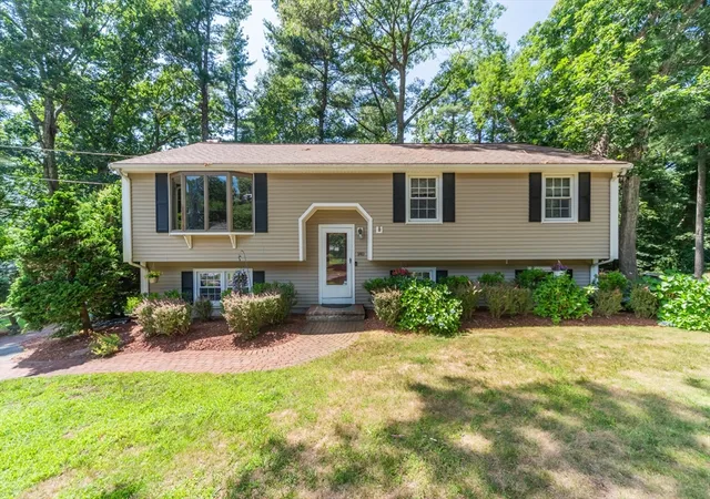 1st image of 140 Bayberry Cir, Bridgewater, MA 02324 | MLS# 73556373