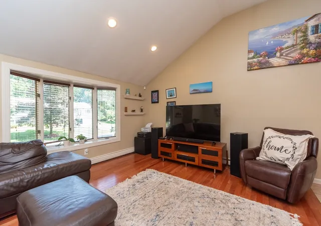 3rd image of 140 Bayberry Cir, Bridgewater, MA 02324 | MLS# 73556373