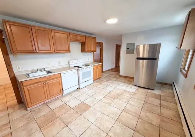 Photo 3 of Sale Pending at 127 Austin St, Worcester, MA 01609 | MLS# 73530884 | Listing updated on 2026-09-05