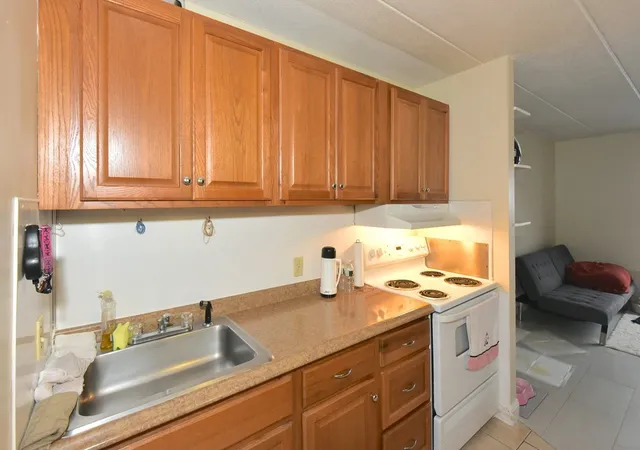 2nd image of 126 Beaver St, Framingham, MA 01702