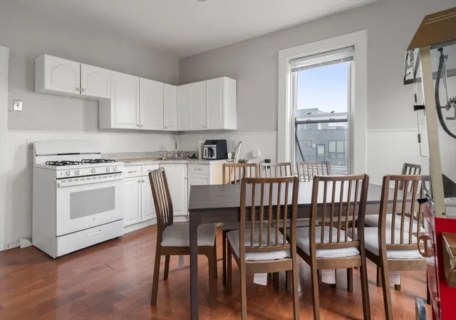 2nd image of 46 R H St, Boston, MA 02127 | MLS# 73549427