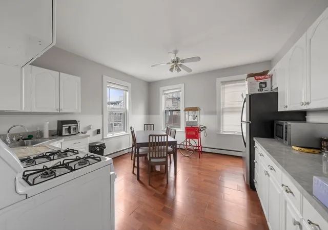 3rd image of 46-R H St, Boston, MA 02127 | MLS# 73549427