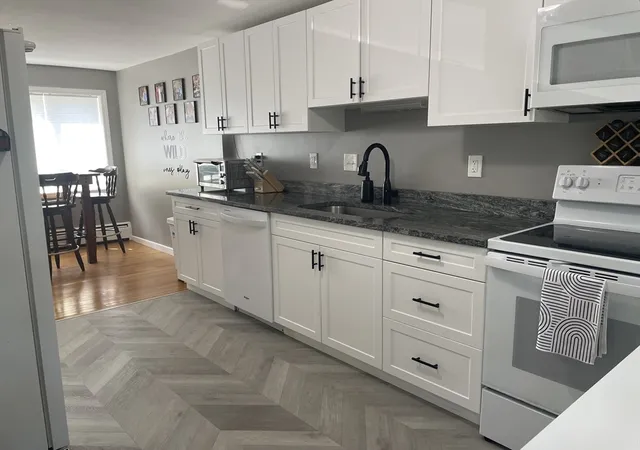 2nd image of 698 Main #B, Millis, MA 02054 | MLS# 73565913