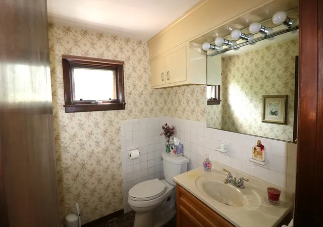 Photo 3 of Single family home for sale at 92 East Ave, North Adams, MA 01247 | MLS# 73558221 | Listing updated on 2026-09-04