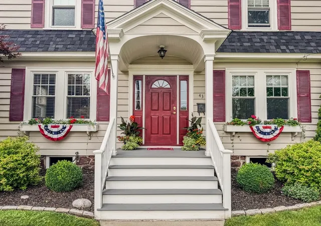 4th image of 43 Madison Circle, Greenfield, MA 01301 | MLS# 73554224