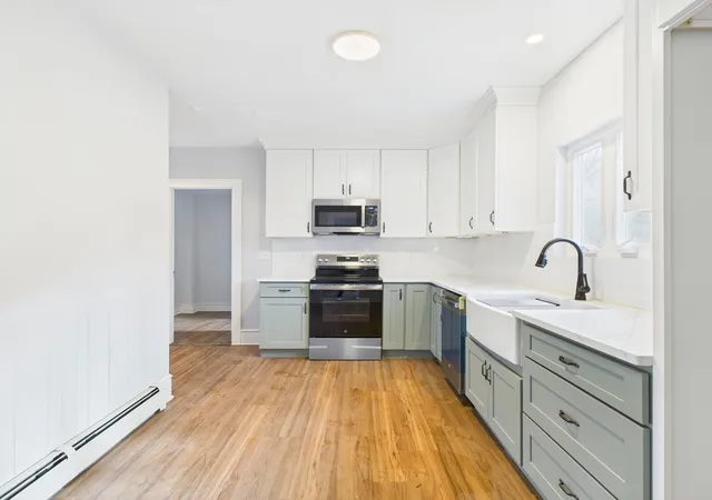 2nd image of 386 Bedford Street, East Bridgewater, MA 02333 | MLS# 73550400