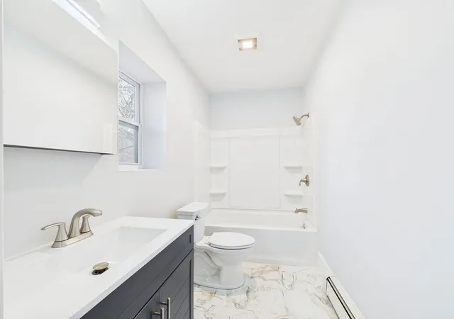 4th image of 386 Bedford Street, East Bridgewater, MA 02333 | MLS# 73550400