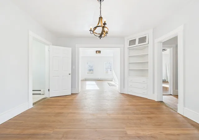 5th image of 386 Bedford Street, East Bridgewater, MA 02333 | MLS# 73550400
