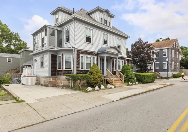 2nd image of 596 County St, New Bedford, MA 02740 | MLS# 73551877