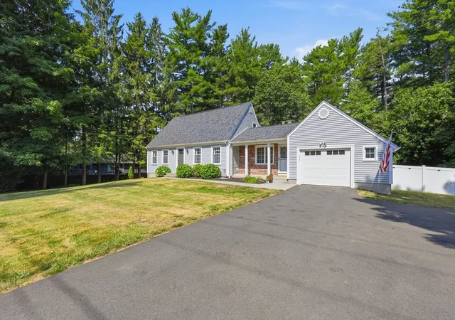 Homes for sale in Westfield, MA | 175 Pontoosic Rd, Westfield, MA 01085 | MLS# 73545042