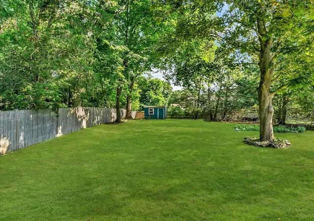 4th image of 7 Kennedy Cir, Wakefield, MA 01880 | MLS# 73549855