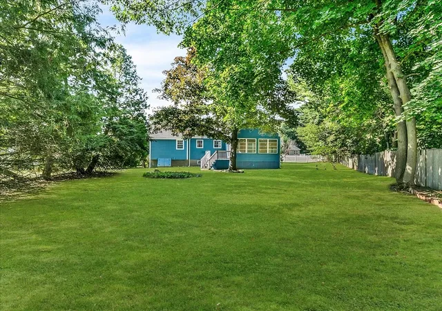 5th image of 7 Kennedy Cir, Wakefield, MA 01880 | MLS# 73549855