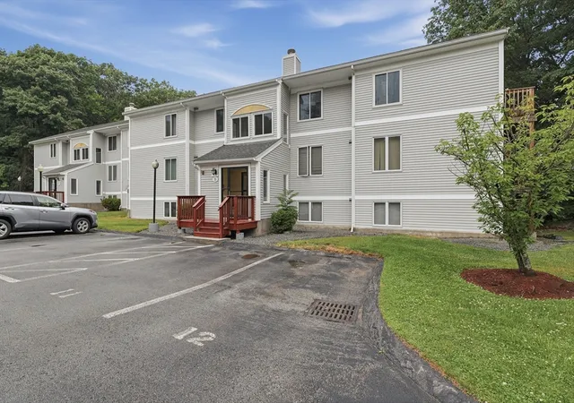2nd image of 330 Sunderland Rd, Worcester, MA 01604