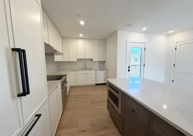 5th image of 10 Elm St, Framingham, MA 01701