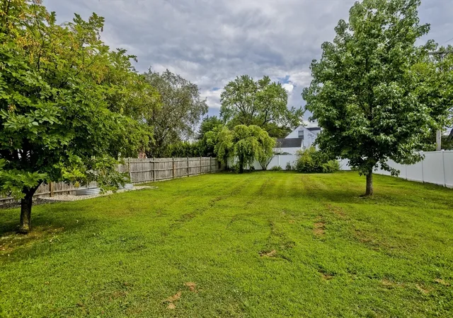 5th image of 124 Yale St, Ludlow, MA 01056 | MLS# 73420272