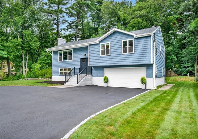 Photo 3 of Sale Pending at 8 Willowdale Dr, Lynnfield, MA 01940 | MLS# 73567668 | Listing updated on 2026-10-01