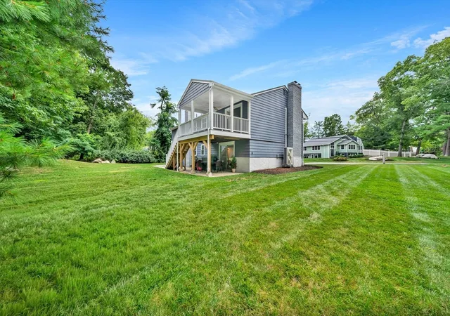 Photo 4 of Sale Pending at 8 Willowdale Dr, Lynnfield, MA 01940 | MLS# 73567668 | Listing updated on 2026-10-01