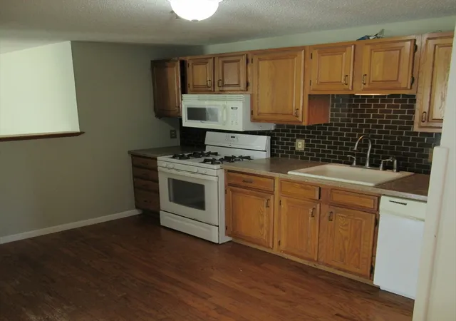 5th image of 14 Lantern Lane #7, Dracut, MA 01826 | MLS# 73567935