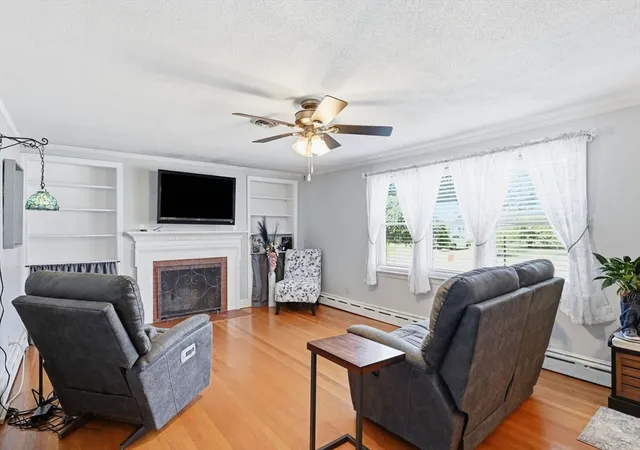 5th image of 52 Elbert Rd, Agawam, MA 01001 | MLS# 73549968