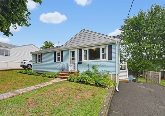 1st image of 7 Haskell Pl, Peabody, MA 01960 | MLS# 73567945
