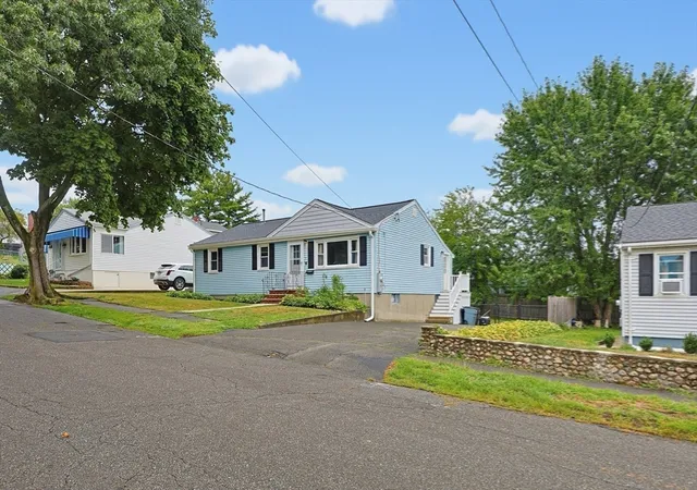 34th image of 7 Haskell Pl, Peabody, MA 01960 | MLS# 73567945
