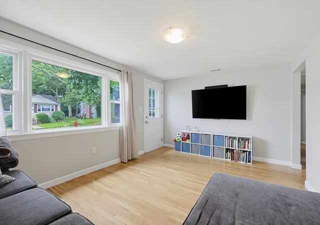 5th image of 7 Haskell Pl, Peabody, MA 01960 | MLS# 73567945