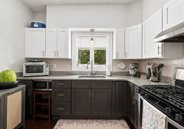 Listing Photo 4 - Condo for sale in building located at 141-143 Field St, New Bedford, MA 02740
