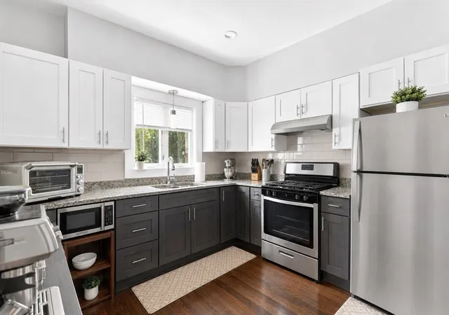 Listing Photo 5 - Condo for sale in building located at 141-143 Field St, New Bedford, MA 02740