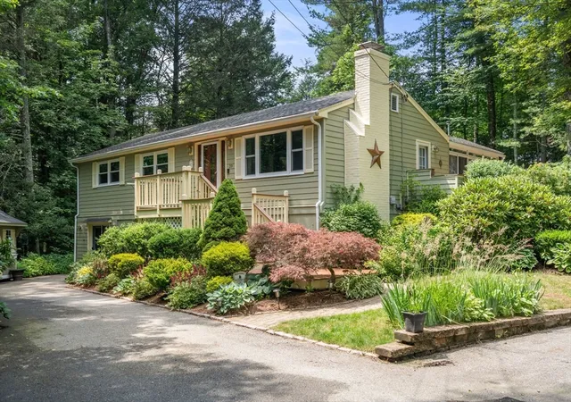 Homes for sale in Oxford, MA | 39 Whiting Rd, Oxford, MA 01540 | MLS# 73544205