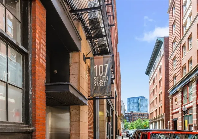 Listing Photo 4 - Condo for sale in building located at 107 S St, Boston, MA 02111 - Unit #2F