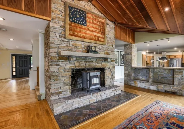 5th image of 50 Sw Main St, Douglas, MA 01516 | MLS# 73528748
