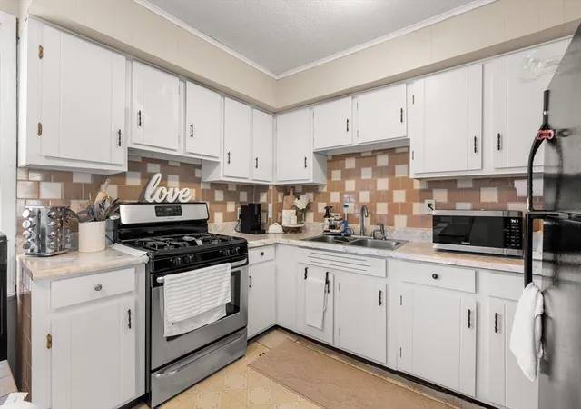 Listing Photo 4 - Condo for sale in building located at 95 Flint St, Fall River, MA 01905