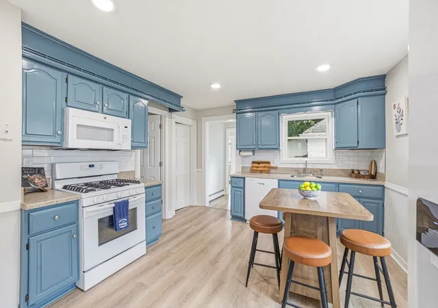 Homes for sale in Woburn, MA | 64 Garfield Ave, Woburn, MA 01801 | MLS# 73543118