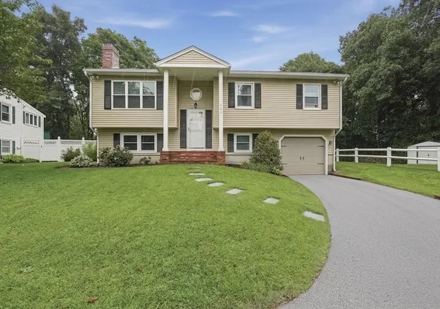 Photo 2 of Single family home for sale at 568 Lantern Ln, New Bedford, MA 02740 | MLS# 73536537 | Listing updated on 2026-09-22