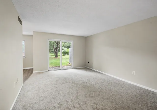 3rd image of 6 Beals Cvs, Hingham, MA 02043