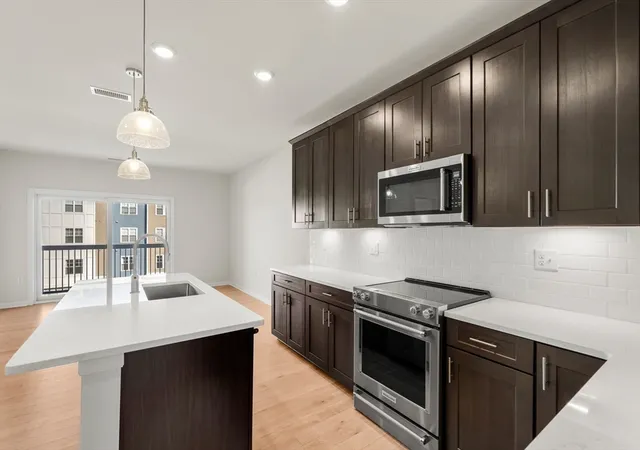 Homes for sale in Woburn, MA | 6 Stratton Dr #303, Woburn, MA 01801 | MLS# 73521775
