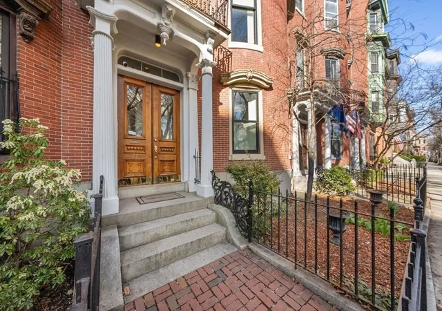 Homes for sale in Boston, MA | 27 Monument Square #4, Boston, MA 02129 | MLS# 73498680