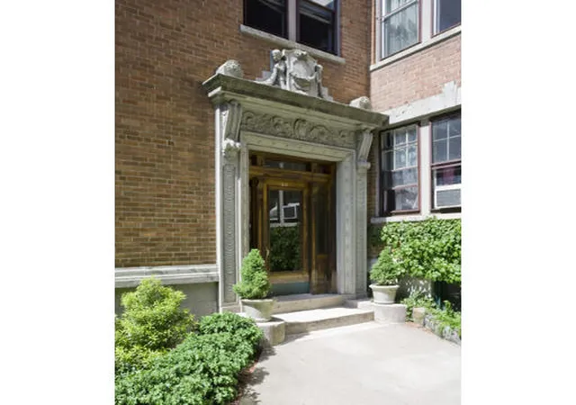 Condominium at 441 Washington St #6, Brookline, MA 02446 | MLS# 71078910 | | Sold on 2010-11-16