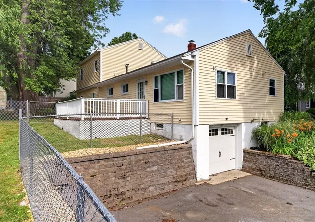 Homes for sale in North Andover, MA | 119 High St, North Andover, MA 01845 | MLS# 73547223