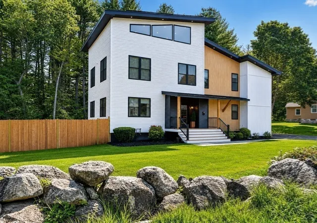 42nd image of 409 Pearl St, Reading, MA 01867 | MLS# 73567200
