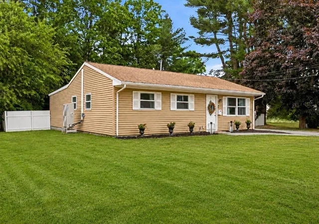 Homes for sale in Taunton, MA | 75 Linden St, Taunton, MA 02780 | MLS# 73541314