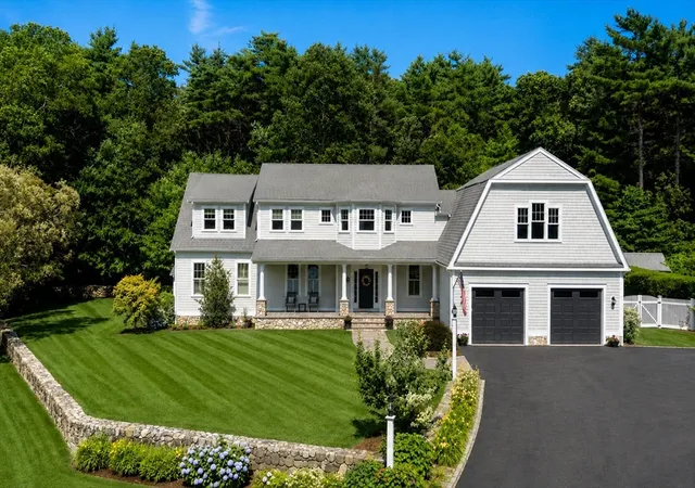 Photo 1 of Single family home for sale at 8 Park Pl, Mattapoisett, MA 02739 | MLS# 73559168 | Listing updated on 2026-08-14