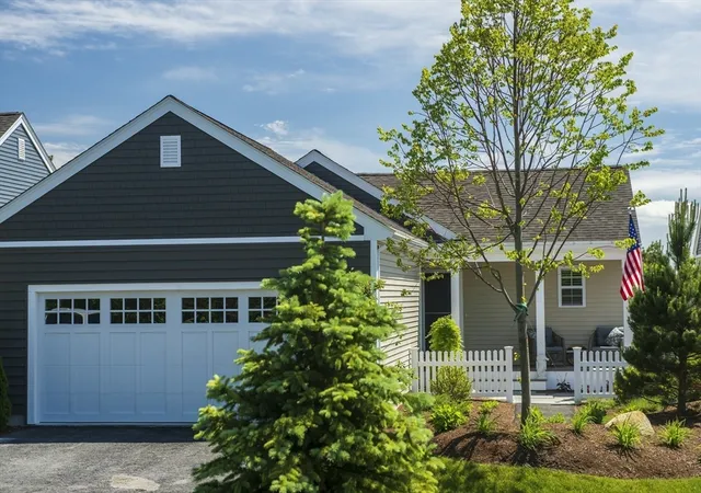 Listing Photo 2 - Condo for sale in building located at 16 Firefly Pt, Plymouth, MA 02360 - Unit #16