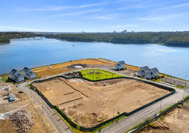4th image of 141 East Point Dr #406, East Providence, RI 02916 | MLS# 73467856