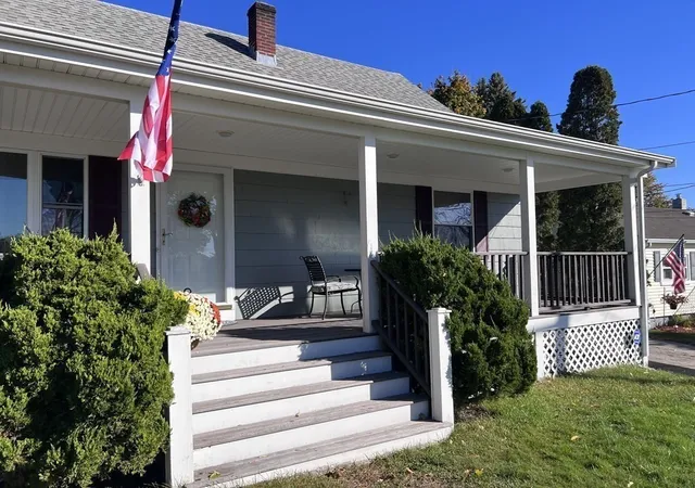 Homes for sale in Somerset, MA | 30 Gray St, Somerset, MA 02726 | MLS# 73490301