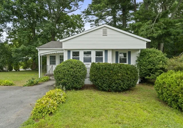 2nd image of 31 Beechwood Road, Halifax, MA 02338 | MLS# 73566086