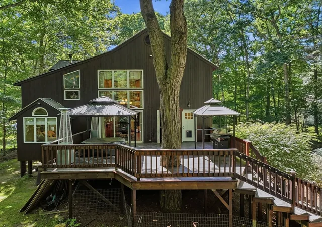 3rd image of 41 Apple Rd, Brimfield, MA 01010 | MLS# 73539254