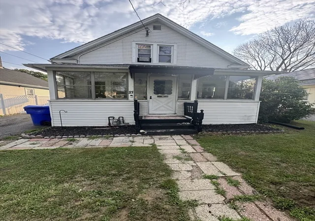 Homes for sale in Springfield, MA | 21 Fullerton St, Springfield, MA 01151 | MLS# 73547733