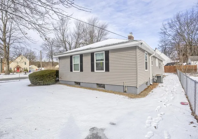 Homes for sale in Springfield, MA | 147 Bowles Park, Springfield, MA 01104 | MLS# 73464751